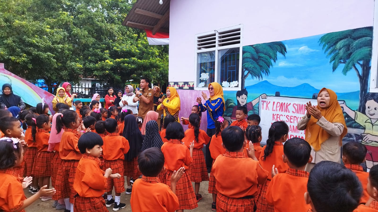 Menghadiri acara Literasi dengan Ajak Anak Gemar Membaca di TK LPMK Kampung Simpang agung (Selasa, 25 Oktober 2022)