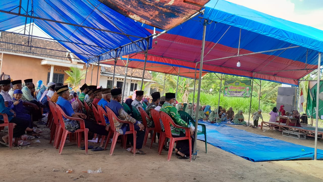 Menghadiri undangan pengajian Rutinan sekaligus Santunan anak yatim piatu di Mushila Al-Furqon Kampung Endang Rejo (Rabu, 10 Mei 2023)