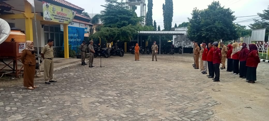 Apel MIngguan di Halaman Kantor Kecamatan Seputih Agung (Senin, 07 November 2022)