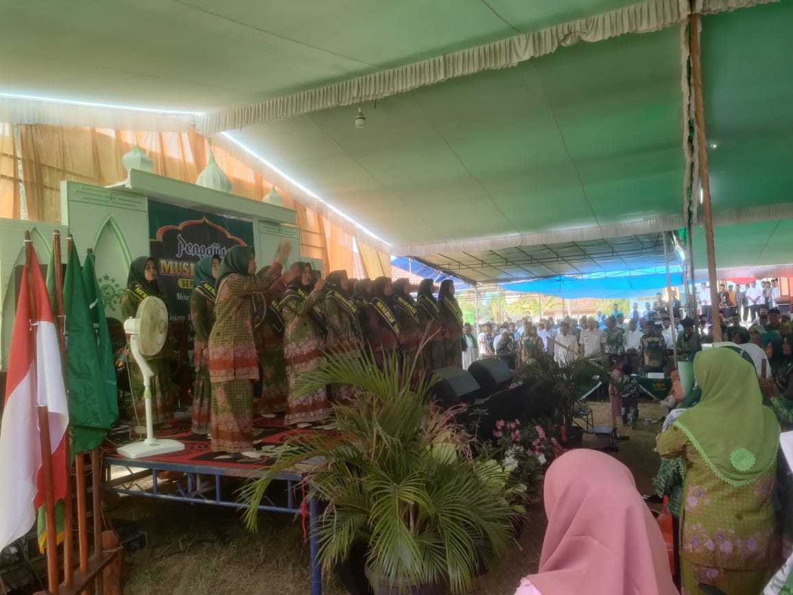 Menghadiri Pengajian Muslimat NU Seputih Agung di Kampung Fajar Asri (Rabu, 04 Oktober 2023)