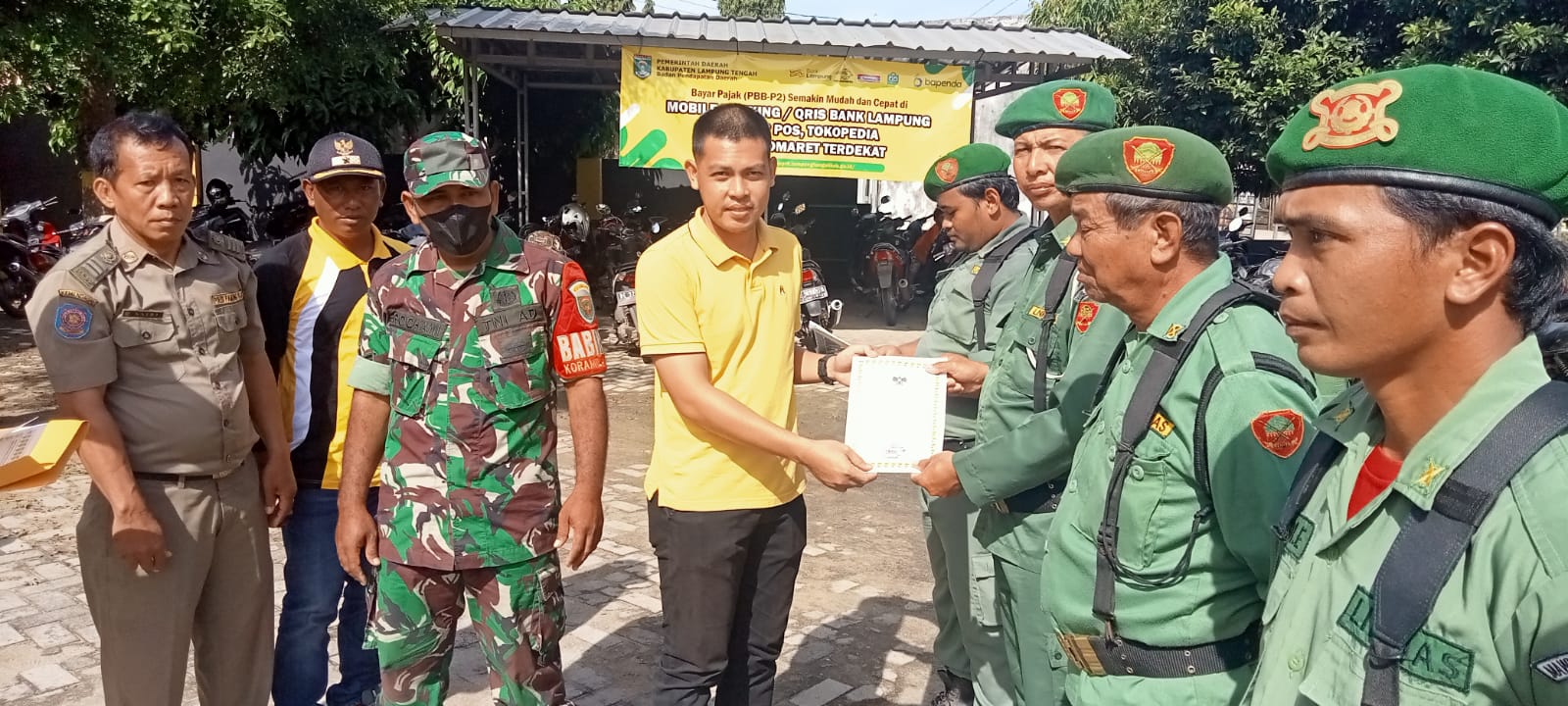 Pembinaan Linmas Se-Kecamatan Seputih Agung di Halaman Kantor Kec. Seputih Agung (Jum'at, 27 November 2022)