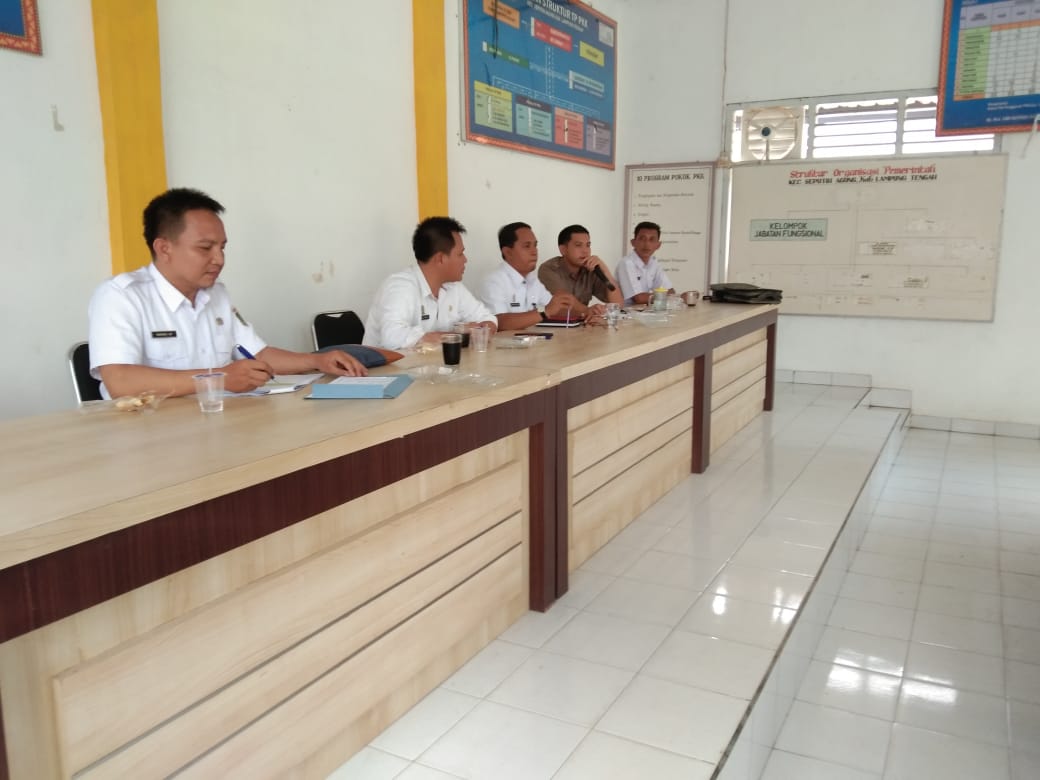 rapat Evaluasi dan Pelaksanaan Kegiatan dalam Rangka HUT RI ke-77 di Aula Kecamatan Seputih Agung