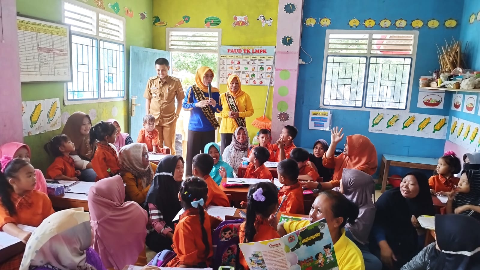 Menghadiri acara Literasi dengan Ajak Anak Gemar Membaca di TK LPMK Kampung Simpang agung (Selasa, 25 Oktober 2022)