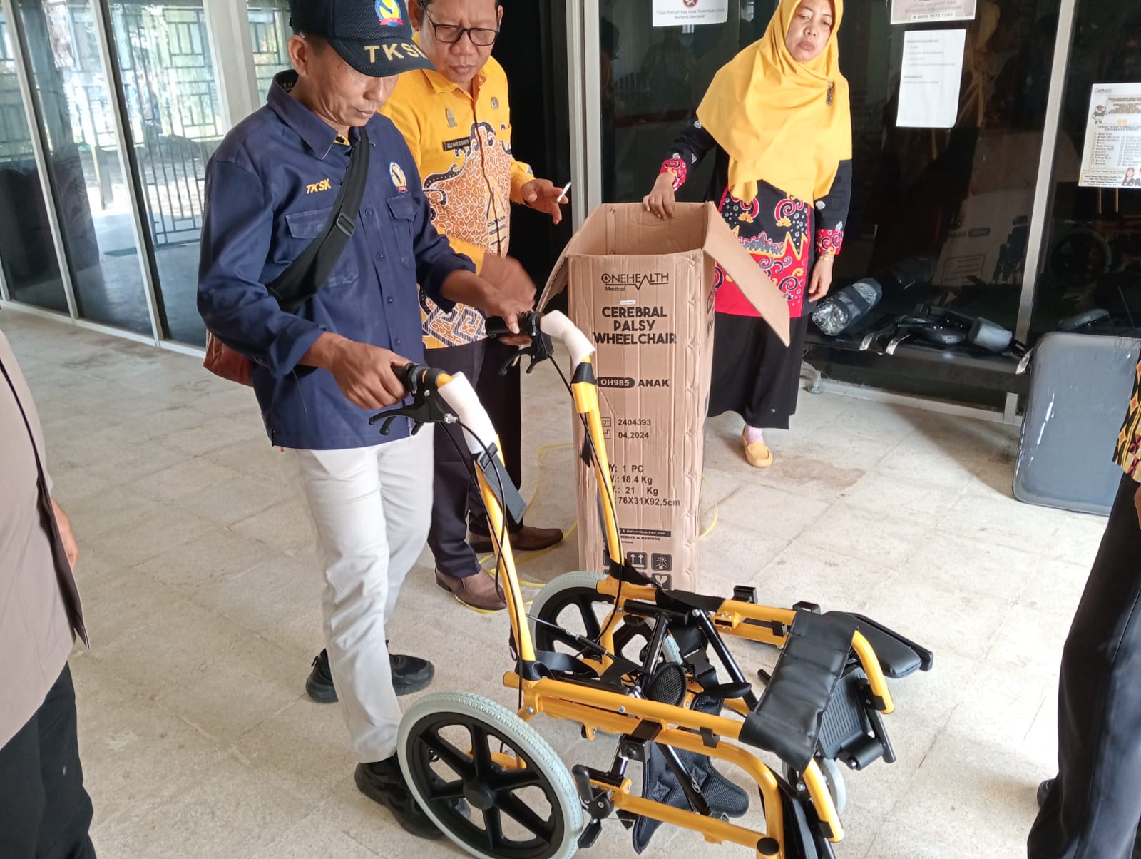 Penyaluran alat bantu(kursi roda,kruk, tongkat adaptif) kepada Pemerlu Pelayanan Kesejahteraan Sosial (PPKS) kecamatan seputih agung dari kementrian sosial, sentra Wiyata guna melalui dinas sosial kab. Lampung tengah (Rabu, 07 Agustus 2024)