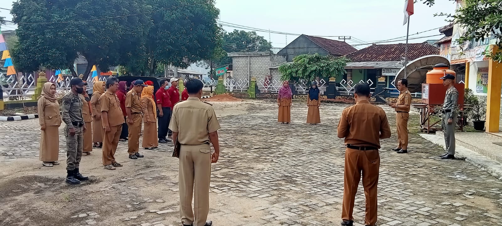 Apel MIngguan di Halaman Kantor Kecamatan Seputih Agung