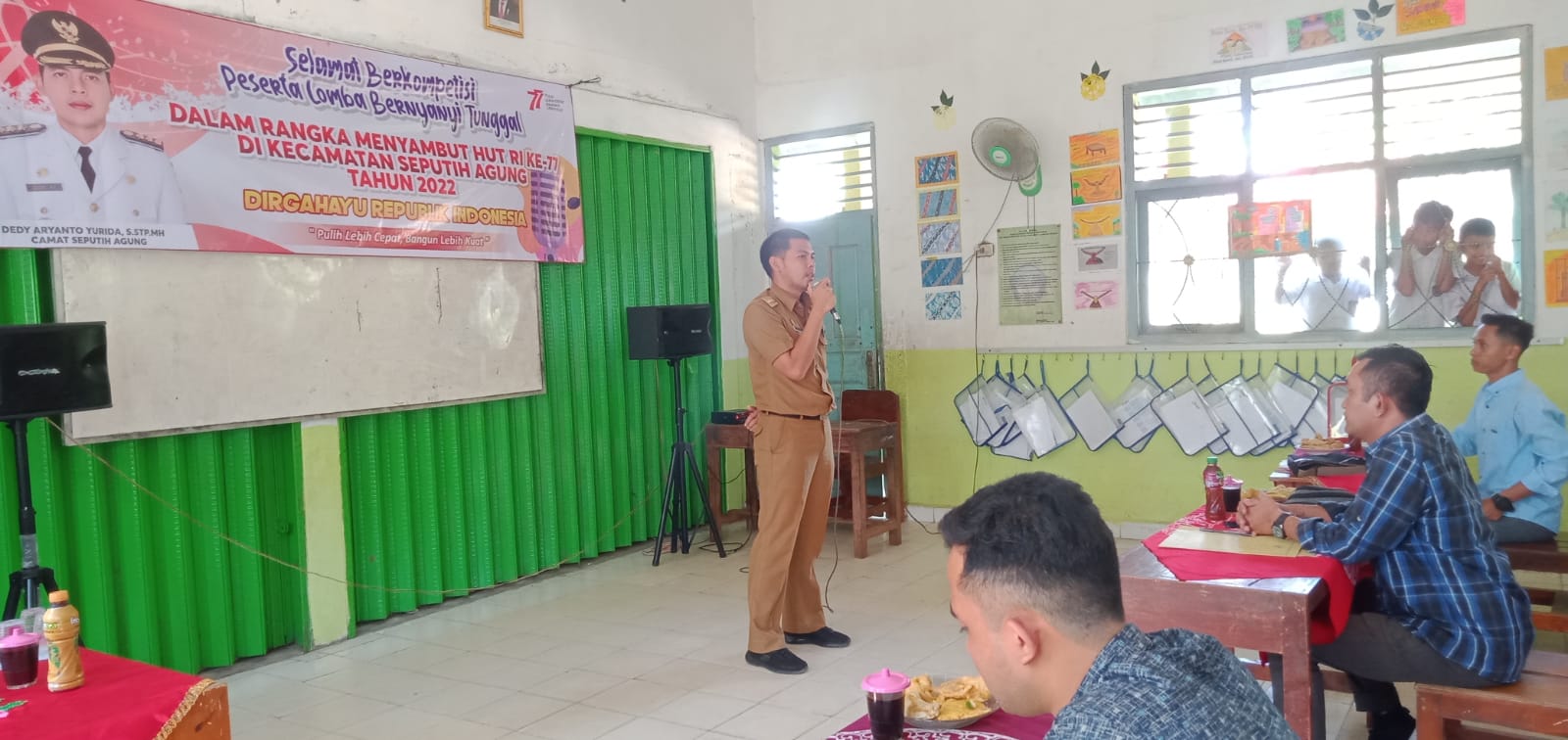 Pembukaan Kegiatan Lomba Bernyanyi Tunggal dalam Rangka HUT RI ke-77 di SDN 2 Dono Arum