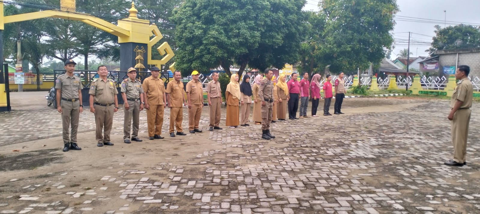 Apel Mingguan Di Halaman Kantor Kecamatan Seputih agung (Senin, 24 Juli 2023)