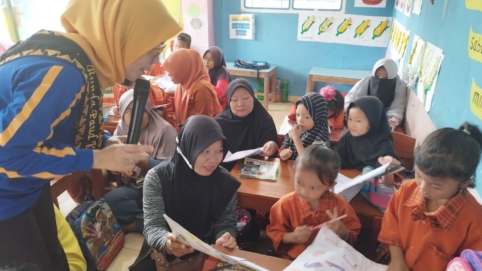 Menghadiri acara Literasi dengan Ajak Anak Gemar Membaca di TK LPMK Kampung Simpang agung (Selasa, 25 Oktober 2022)