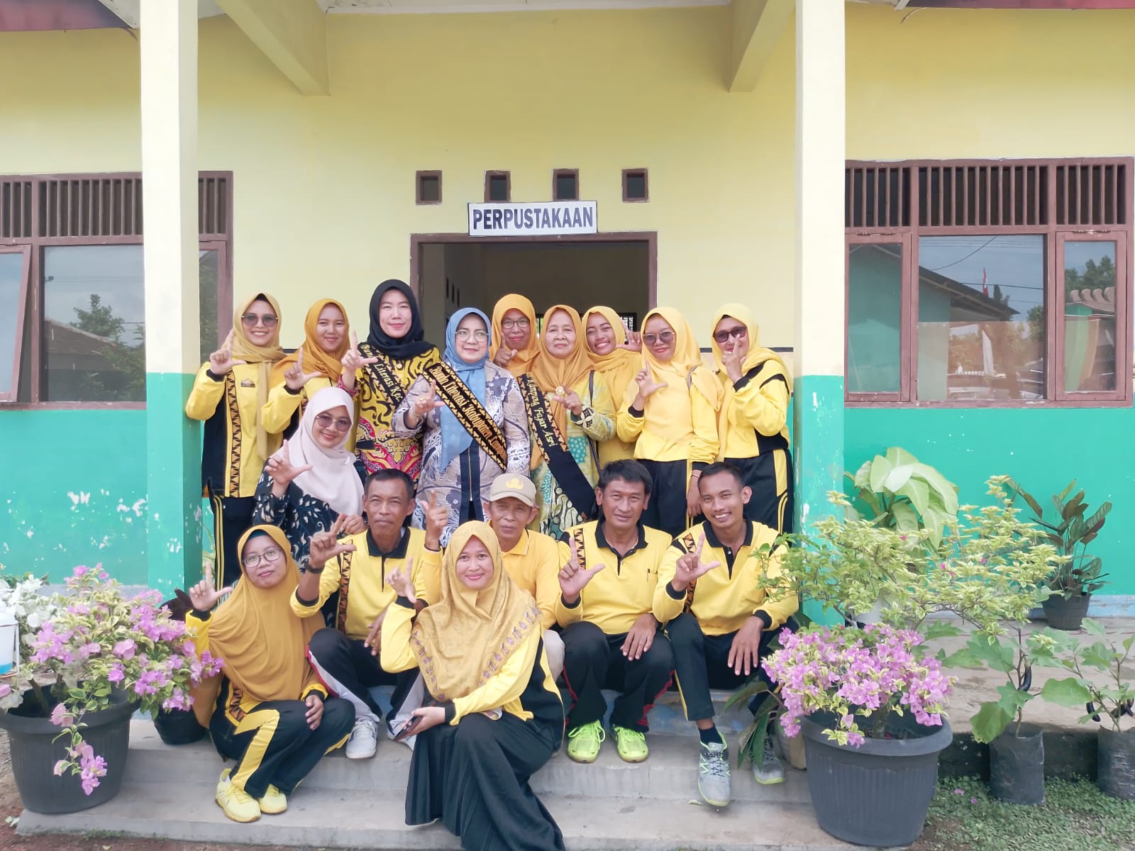 Kunjungan Bunda Literasi Kabupaten Lampung Tengan dan Bunda Literasi Kecamatan Seputih Agung serta Bapak Camat Seputih Agung di SDN 1 Kampung Fajar Asri (Jum'at, 18 November 2022)