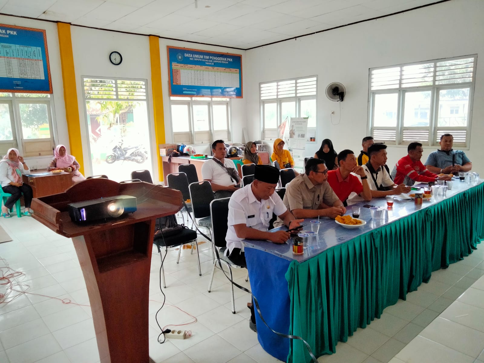 Rapat Pemantapan Panitia HUT RI ke-77 di Aula Kecamatan Seputih Agung