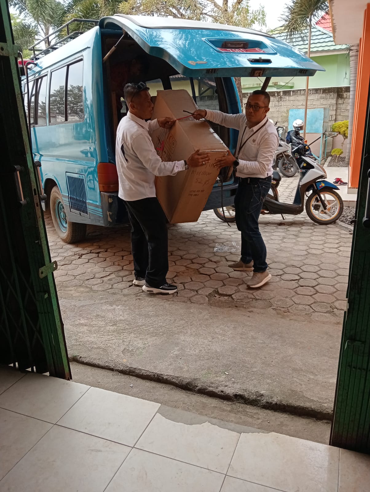 Penyaluran alat bantu(kursi roda,kruk, tongkat adaptif) kepada Pemerlu Pelayanan Kesejahteraan Sosial (PPKS) kecamatan seputih agung dari kementrian sosial, sentra Wiyata guna melalui dinas sosial kab. Lampung tengah (Rabu, 07 Agustus 2024)