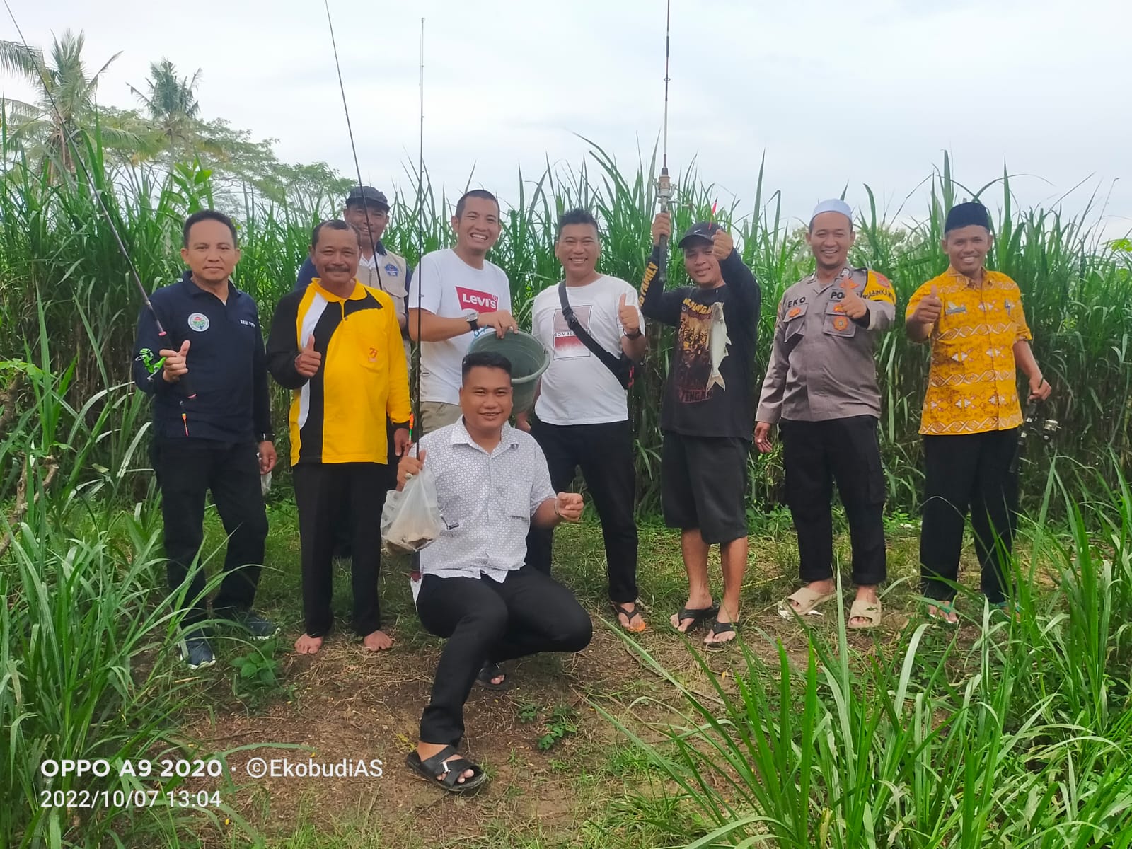 Silaturahmi sekaligus mancing mania di kediaman Sekretaris Kampung Muji Rahayu (Jum'at, 07 Oktober 2022)