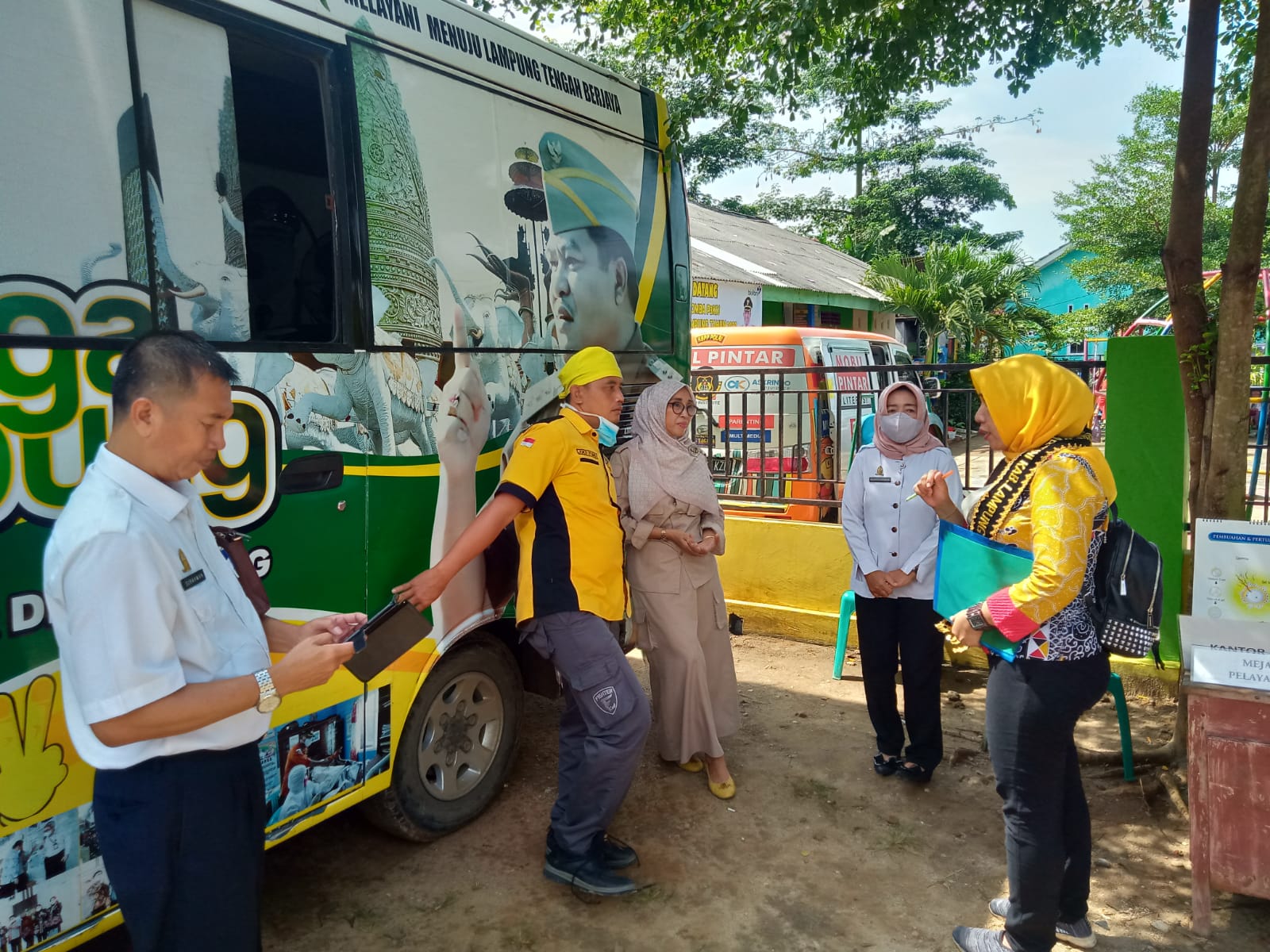 Penilaian Lomba Peningkatan Peran Perempuan Menuju Keluarga Sehat Sejahtera (P3KSS) dan Gerakan Sayang Ibu (GSI) di Balai Kampung Muji Rahayu (Rabu, 09 November 2022)