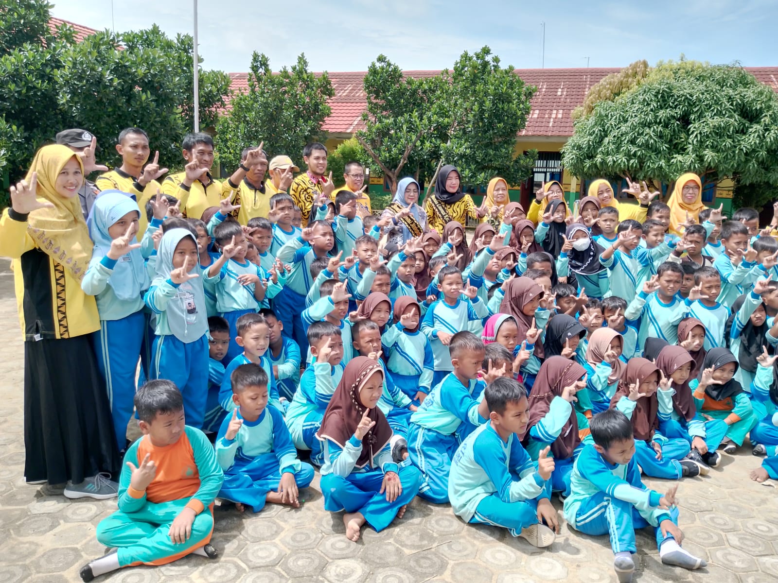 Kunjungan Bunda Literasi Kabupaten Lampung Tengan dan Bunda Literasi Kecamatan Seputih Agung serta Bapak Camat Seputih Agung di SDN 1 Kampung Fajar Asri (Jum'at, 18 November 2022)