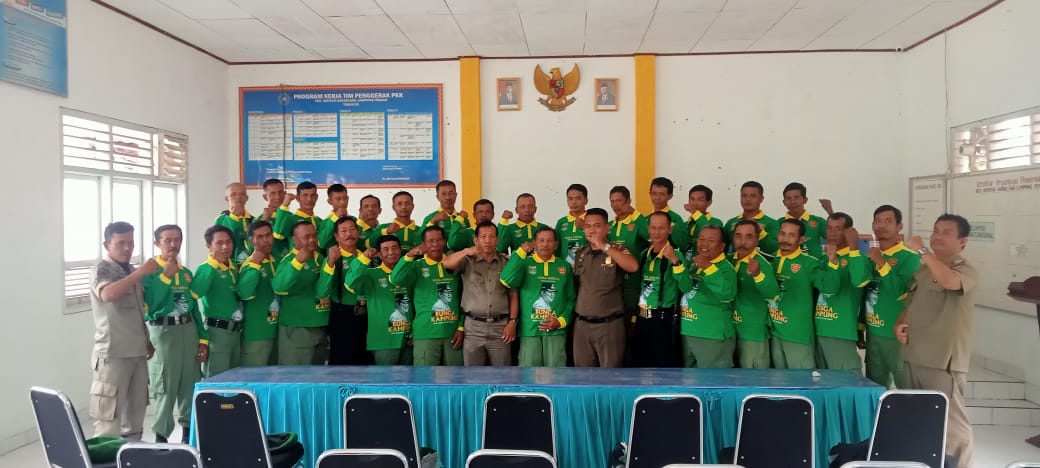 Penbinaan Linmas dan Pembagian Kaos 10 Kampung Se-Kecamatan Seputih Agung (Selasa, Rabu, Kamis/ 27, 28, 29 Desember 2022) di Aula Kecmaatan Seputih Agung