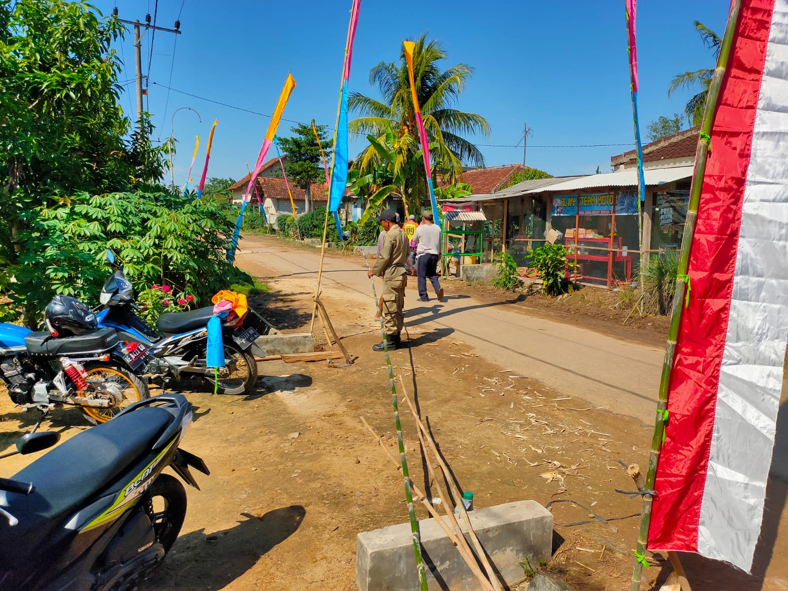 Persiapan Lomba Siskampling Berjaya dalam Rangka HUT Ke-76 Kabupaten Lampung Tengah di Kampung Bumi Kencana Kecamatan Seputih Agung