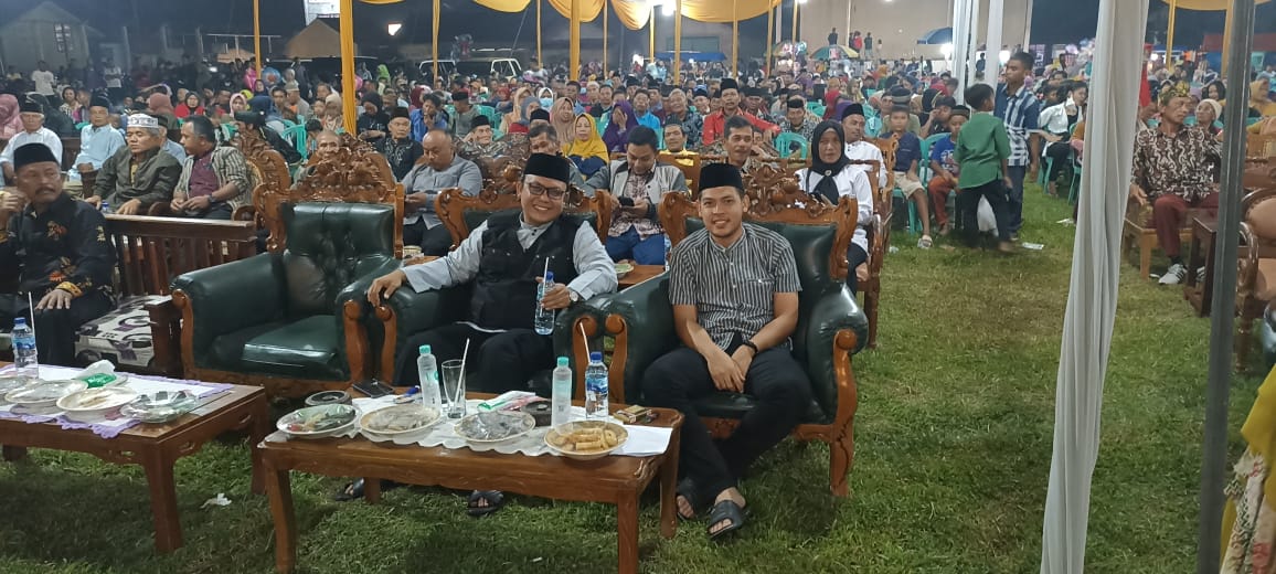 menghadiri Pagelaran Wayah Kulit dalam Rangka menyambut Bulan Muharram di Lapangan Sepak Bola Kampung Simpang Agung