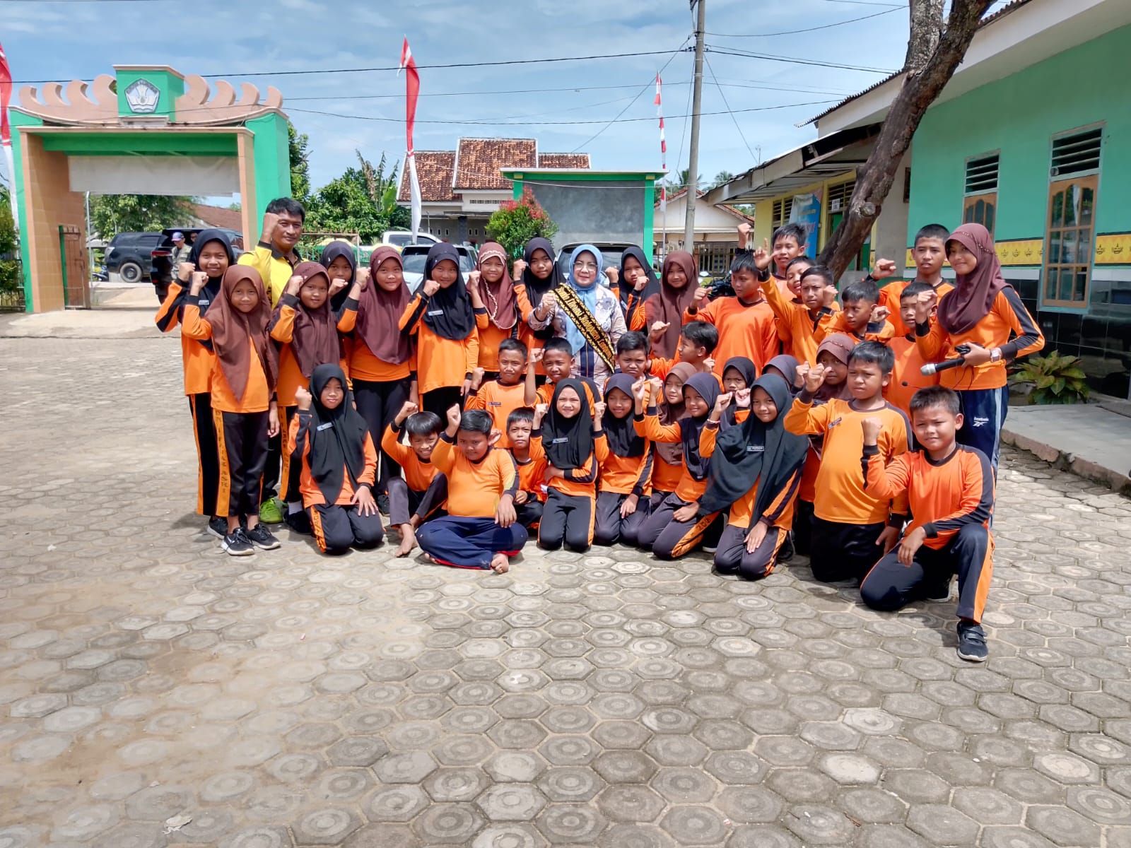 Kunjungan Bunda Literasi Kabupaten Lampung Tengan dan Bunda Literasi Kecamatan Seputih Agung serta Bapak Camat Seputih Agung di SDN 1 Kampung Fajar Asri (Jum'at, 18 November 2022)