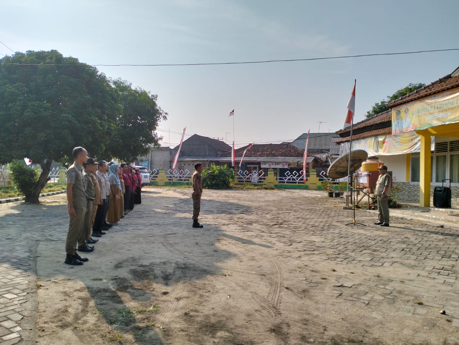 Apel Mingguan Di Halaman Kantor Kecamatan Seputih agung (Senin, 07 Agustus2023)