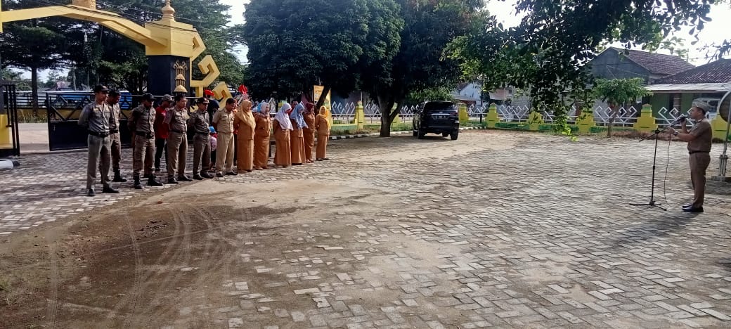 -	Melaksanakan Apel Mingguan di Halaman Kantor Kecamatan Seputih Agung (Senin, 30 Januari 2023)