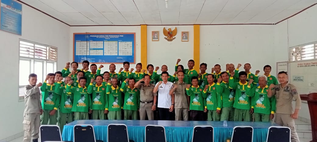 Penbinaan Linmas dan Pembagian Kaos 10 Kampung Se-Kecamatan Seputih Agung (Selasa, Rabu, Kamis/ 27, 28, 29 Desember 2022) di Aula Kecmaatan Seputih Agung