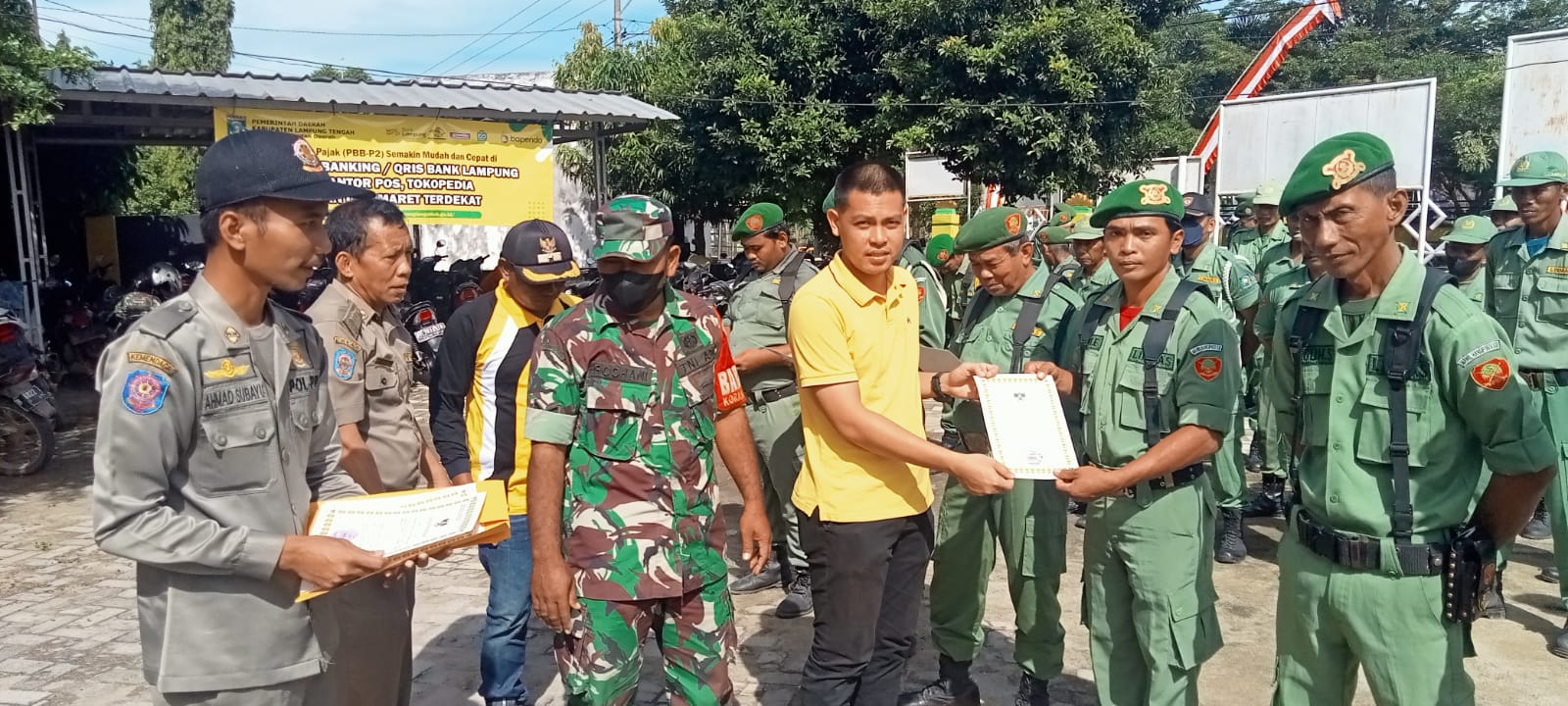 Pembinaan Linmas Se-Kecamatan Seputih Agung di Halaman Kantor Kec. Seputih Agung (Jum'at, 27 November 2022)