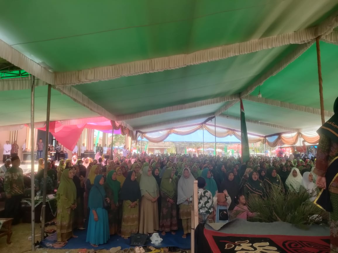 Menghadiri Pengajian Muslimat NU Seputih Agung di Kampung Fajar Asri (Rabu, 04 Oktober 2023)