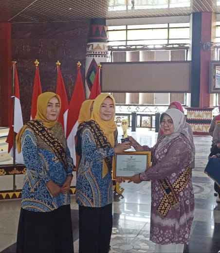 Apresiasi Bunda PAUD dan Pembagian Hadiah Juara Teladan 2 Bunda Kecamatan, Juara Harapan 1 Bunda PAUD Kamling Bumi Kencana, Juara 1 Pra Siaga/ KOber Kasih Idi (Jum'at, 09 Desember 2022)