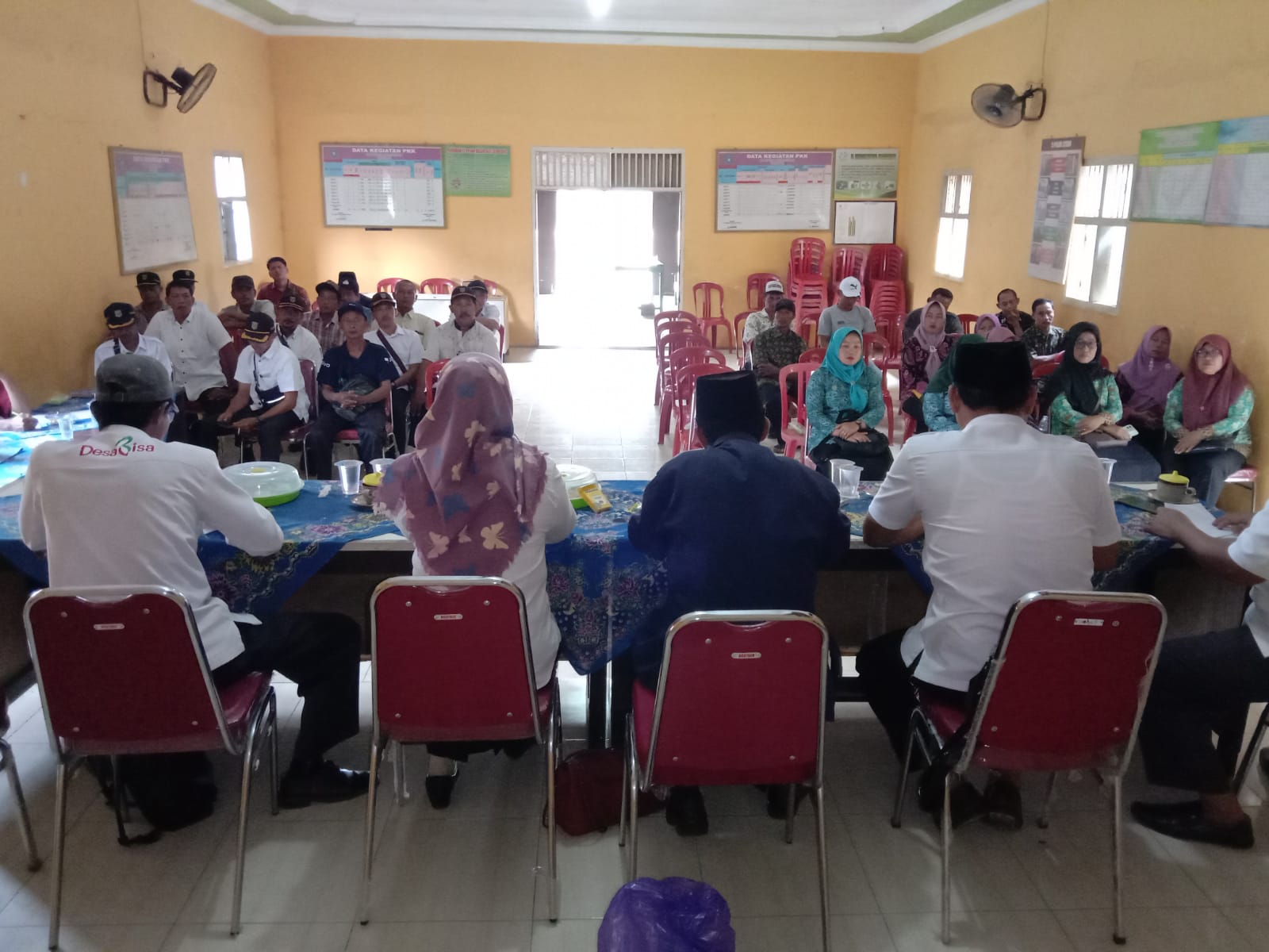 Musyawarah Kampung Khusus Penetapan Keluarga Penerima Manfaat (KPM) Bantuan Langsung Tunai (BLT) bersumber dari Dana Desa (APBN) Tahun Anggaran 2023 Kampung Fajar Asri di Balai Kampung Sulusuban (Kamis, 16 Fberuari 2023)