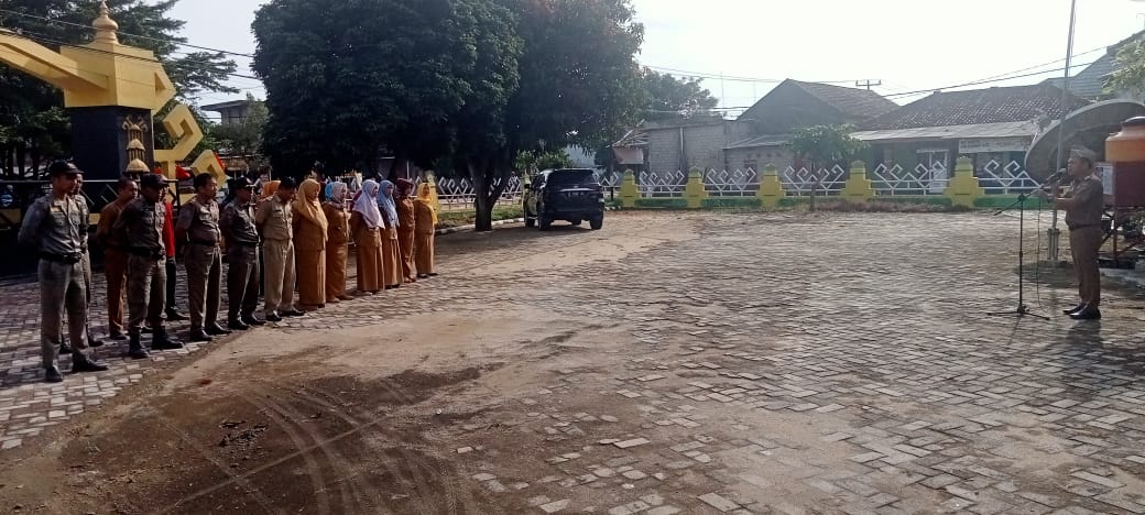 -	Melaksanakan Apel Mingguan di Halaman Kantor Kecamatan Seputih Agung (Senin, 30 Januari 2023)