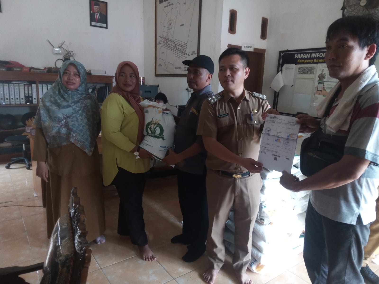 Pembagian beras Cadangan Se_kecamatan Seputih Agung (Senin, 19 Juni 2023)