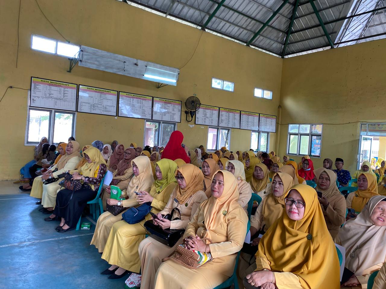 Parenting Skil bagi AUD dalam rangka penguatan peran forum ayah Bunda wilayah tengah di Balai kampung Bumi Kencana Kec. seputih agung (Sabtu, 10 Desember 2022)