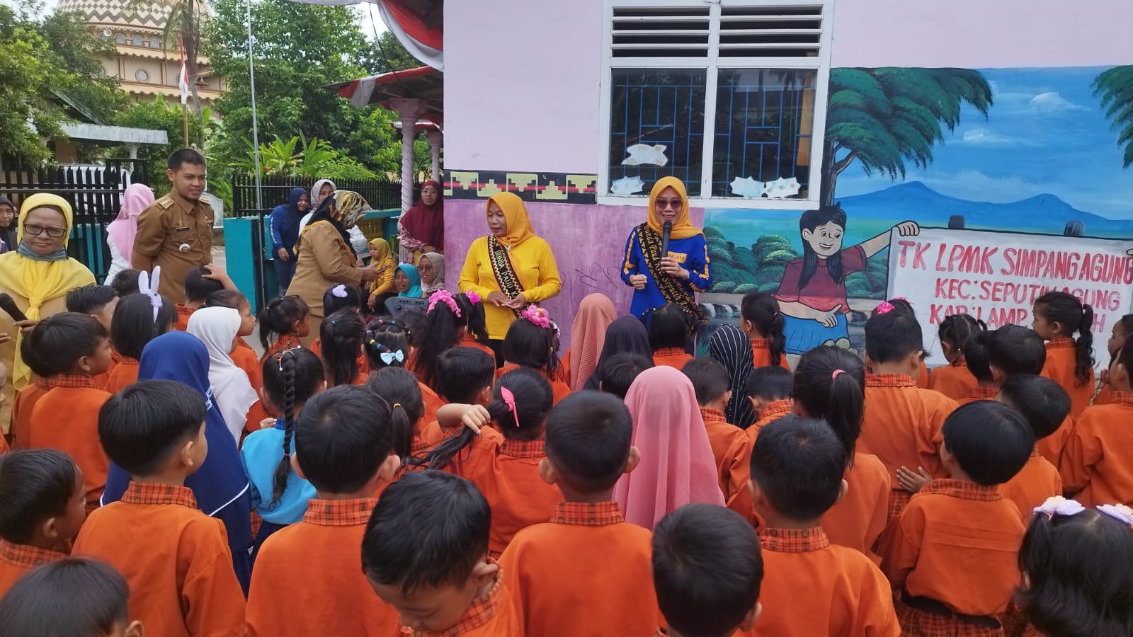 Menghadiri acara Literasi dengan Ajak Anak Gemar Membaca di TK LPMK Kampung Simpang agung (Selasa, 25 Oktober 2022)