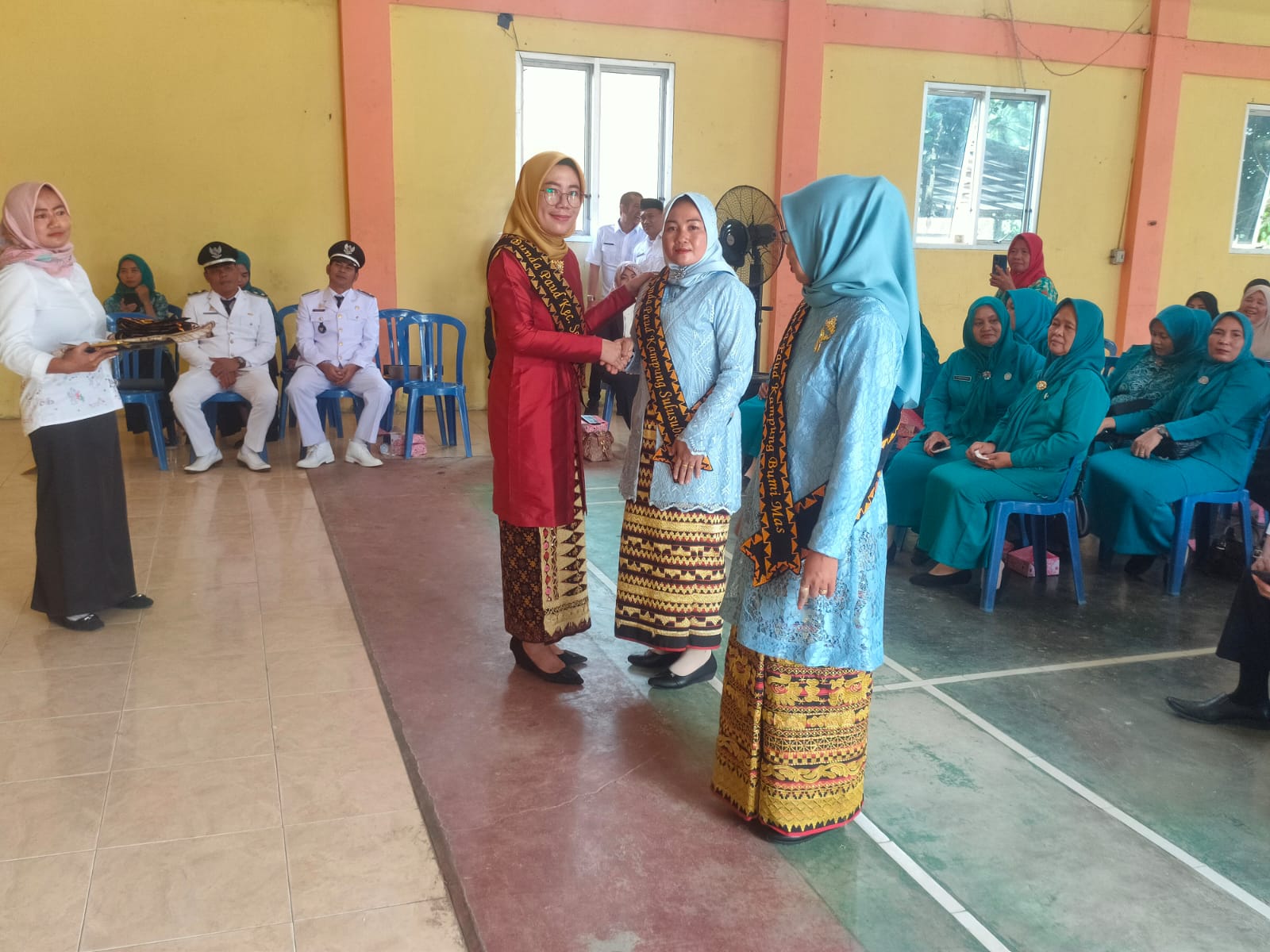 Serah Terima (SERTIJAB) Kepala Kampung serta Pelantikan Ketua TP. PKK, Bunda Paud dan Bunda Literasi Kampung Sulusuban dan Bumi Mas di Balai Kampung Dono Arum (Rabu, 05 Oktober 2022)