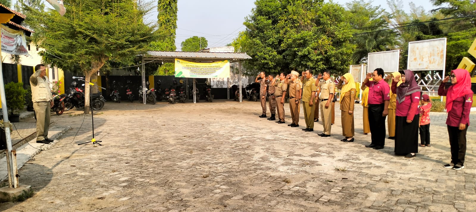 Apel mingguan di Kantor Camat Seputih Agung (Senin, 23 Oktober 2023)