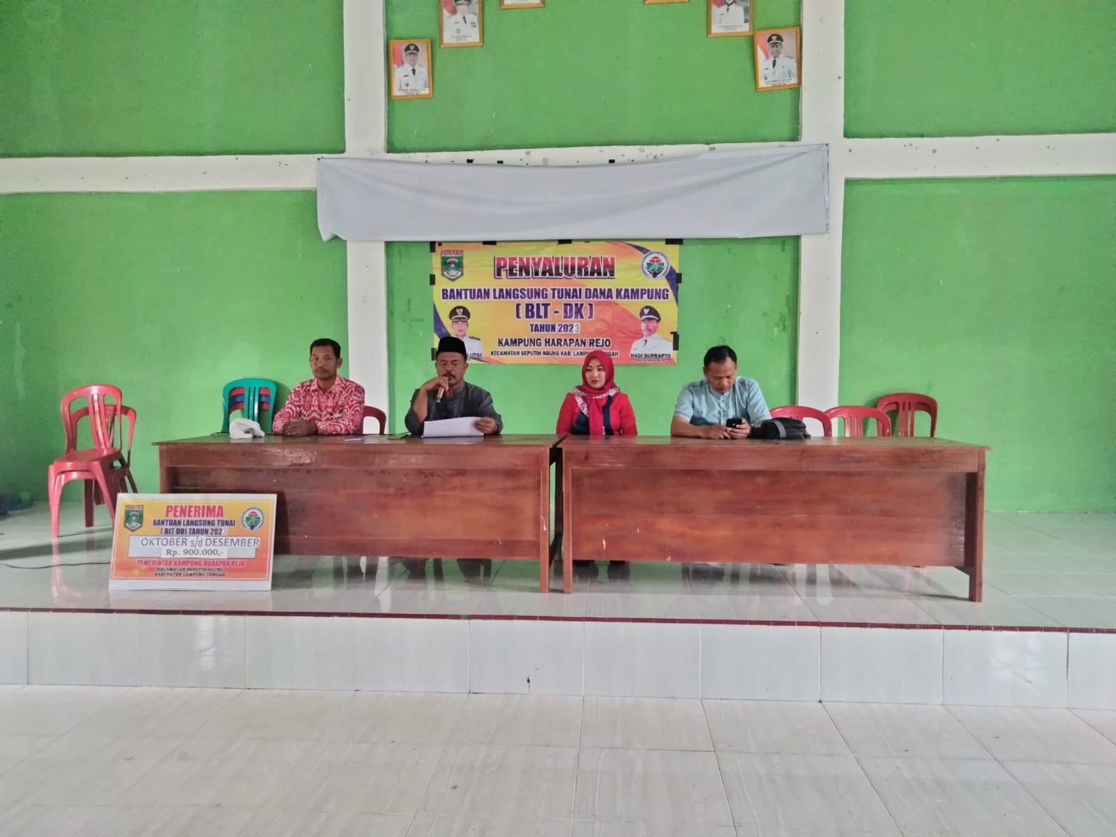 Pembagian BLT DD triwulan III TA 2023 kampung harapan rejo (Jum'at, 01 Desember 2023)