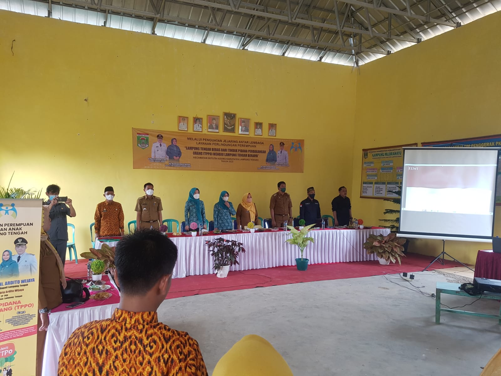 Membuka dan menghadiri sosialisasi  perlindungan perempuan dan anak tindakbpidana perlindunga orang (TTPO) bertajuk "LAMPUNG TENGAH BEBAS DARI TINDAK PIDANA PERDAGANGAN ORANG (TTPO) MENUJU LAMPUNG TENGAH BERJAYA" di Kampung Muji Rahayu 