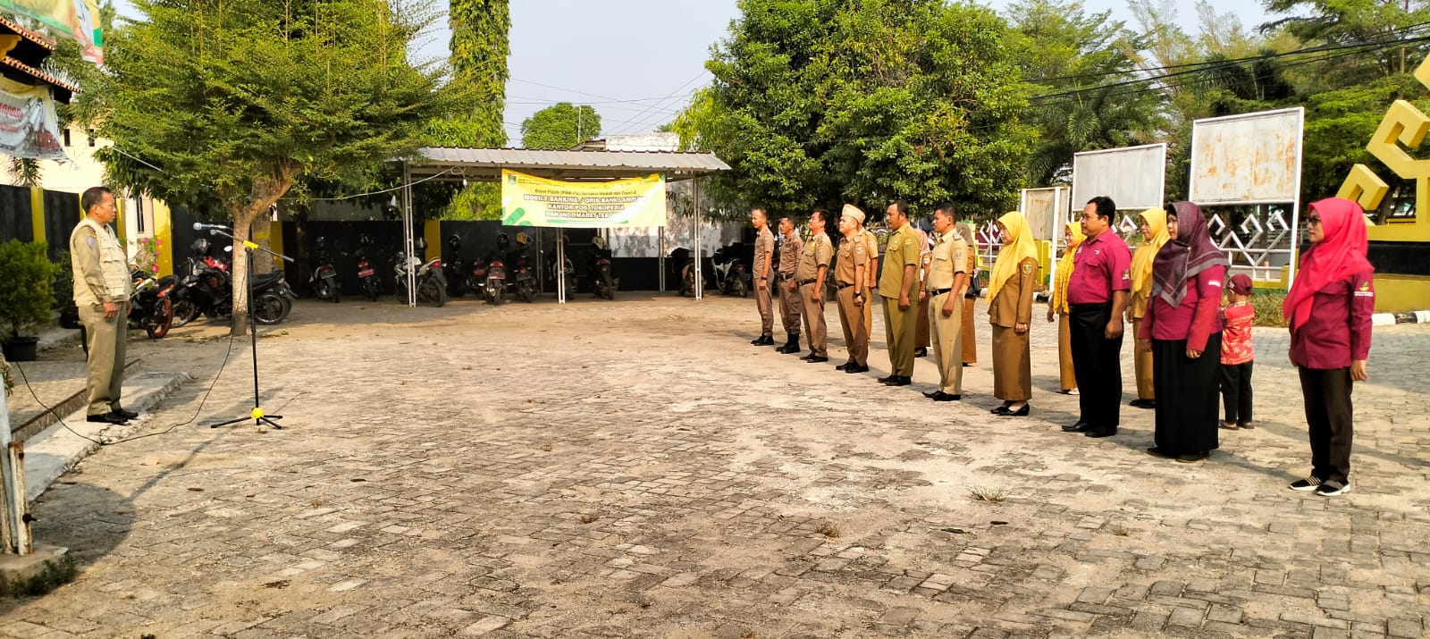 Apel mingguan di Kantor Camat Seputih Agung (Senin, 23 Oktober 2023)