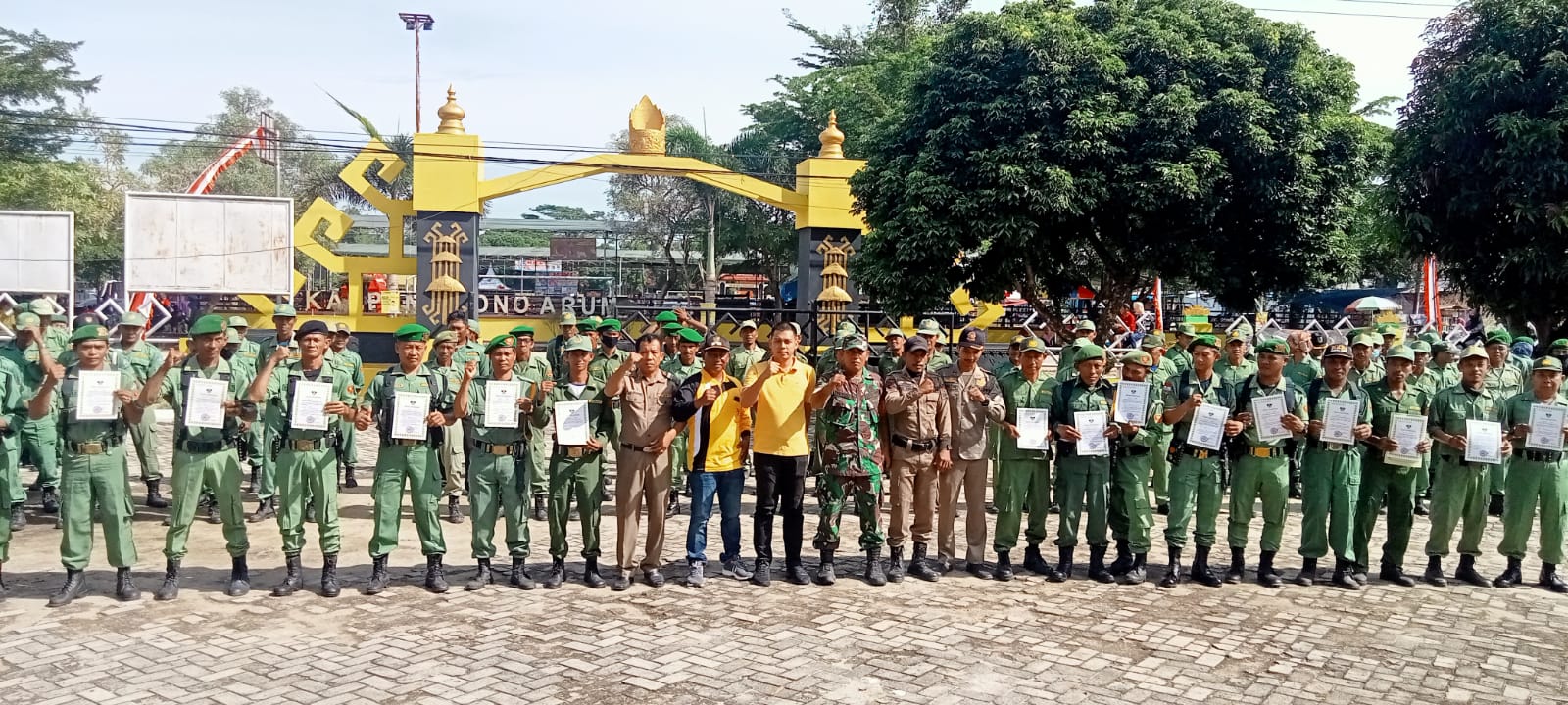 Pembinaan Linmas Se-Kecamatan Seputih Agung di Halaman Kantor Kec. Seputih Agung (Jum'at, 27 November 2022)