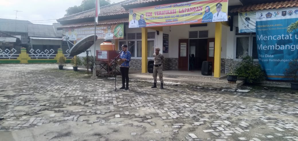 Upacara Memperingati Hari Pahlawan Nasional di Halaman Kantor Kecamatan Seputi Agung (Kamis, 10 November 2022)