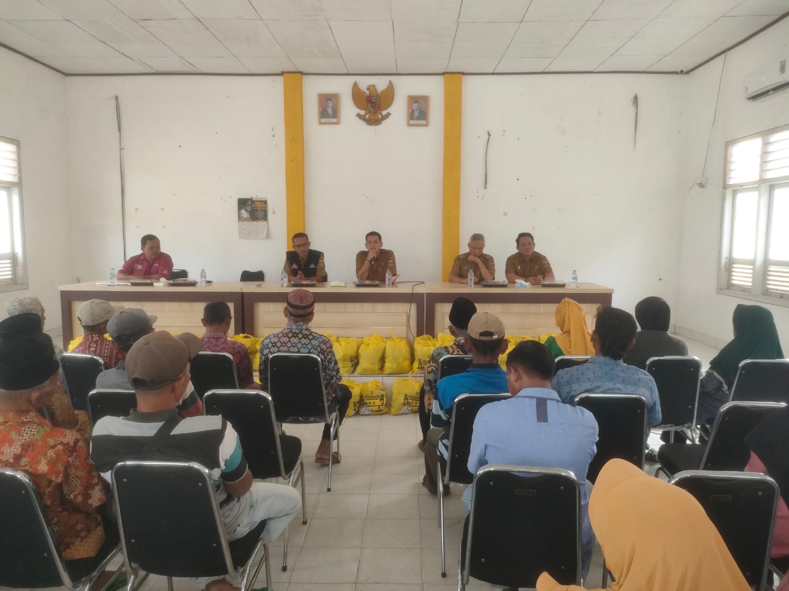 Penyaluran Bantuan PKH di Auala Kecamatan Seputih AGung ( Selasa, 05 September 2023)