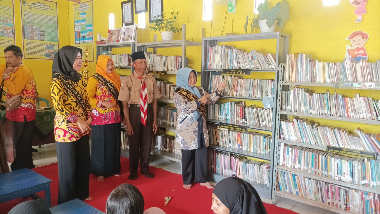 Kunjungan Bunda Literasi Kabupaten Lampung Tengan dan Bunda Literasi Kecamatan Seputih Agung serta Bapak Camat Seputih Agung di PAUD, TK, SMP DAN SMK Seputih Agung (Jum'at, 18 November 2022)