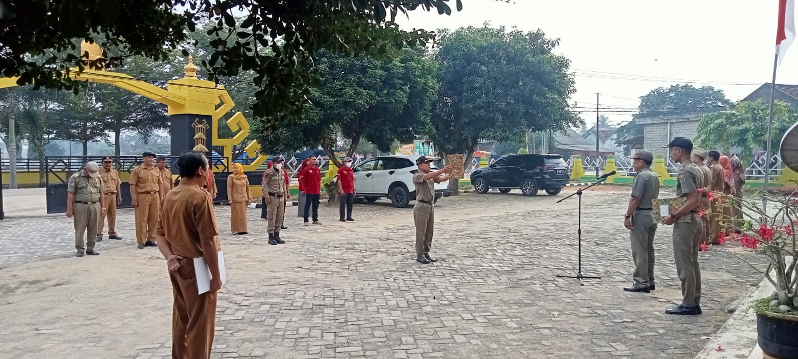 Apel MIngguan di Halaman Kantor Kecamatan Seputih Agung (Senin, 19 September 2022)