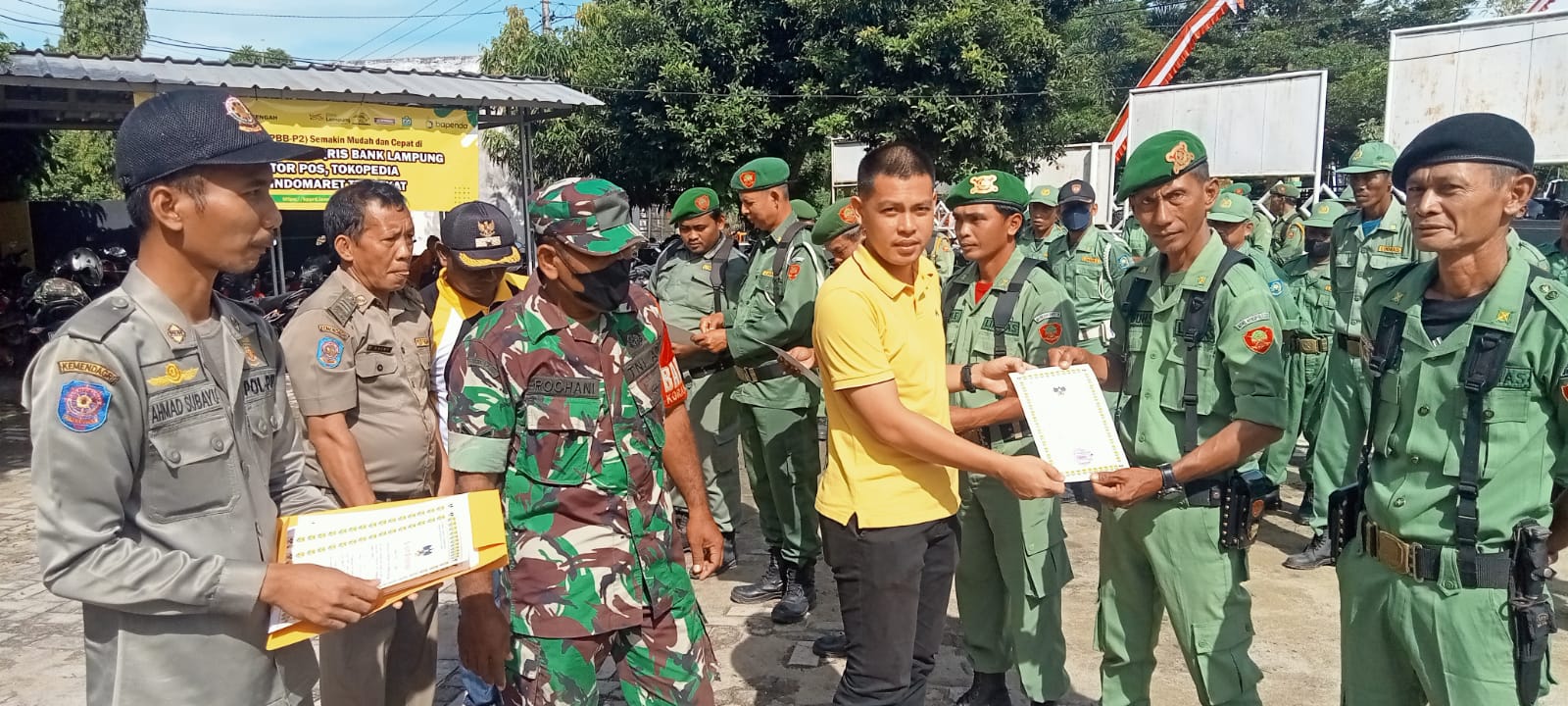 Pembinaan Linmas Se-Kecamatan Seputih Agung di Halaman Kantor Kec. Seputih Agung (Jum'at, 27 November 2022)