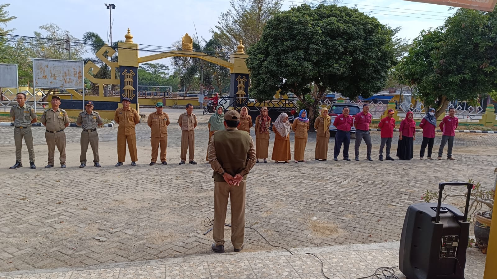 Apel Mingguan Di Halaman Kantor Kecamatan Seputih agung (Senin, 11 September 2023)