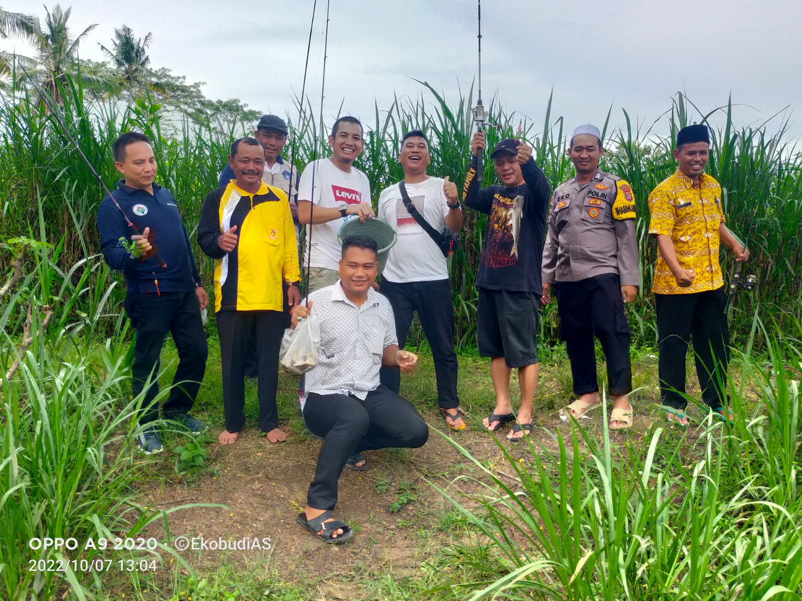 Silaturahmi sekaligus mancing mania di kediaman Sekretaris Kampung Muji Rahayu (Jum'at, 07 Oktober 2022)