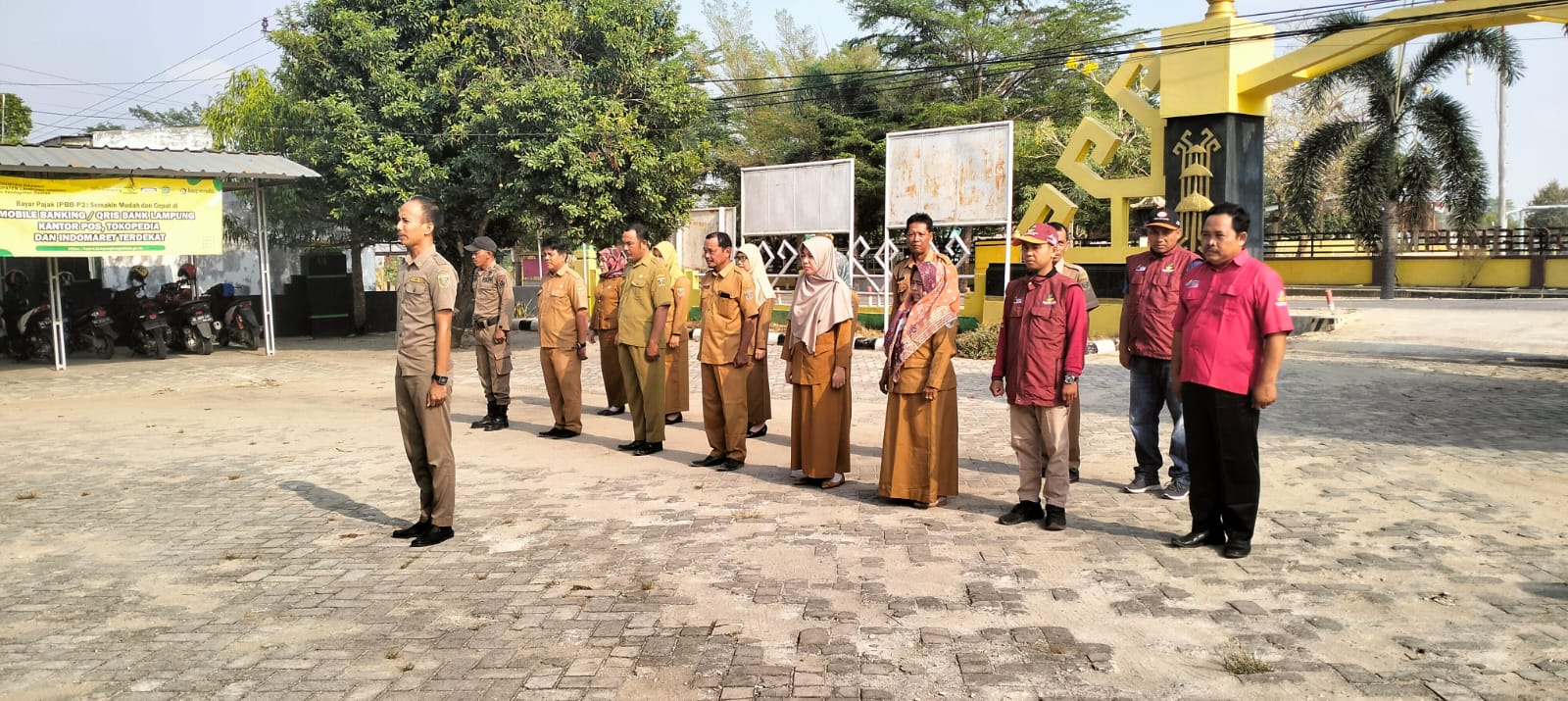 Apel mingguan di Kantor Camat Seputih Agung (Senin, 16 Oktober 2023)