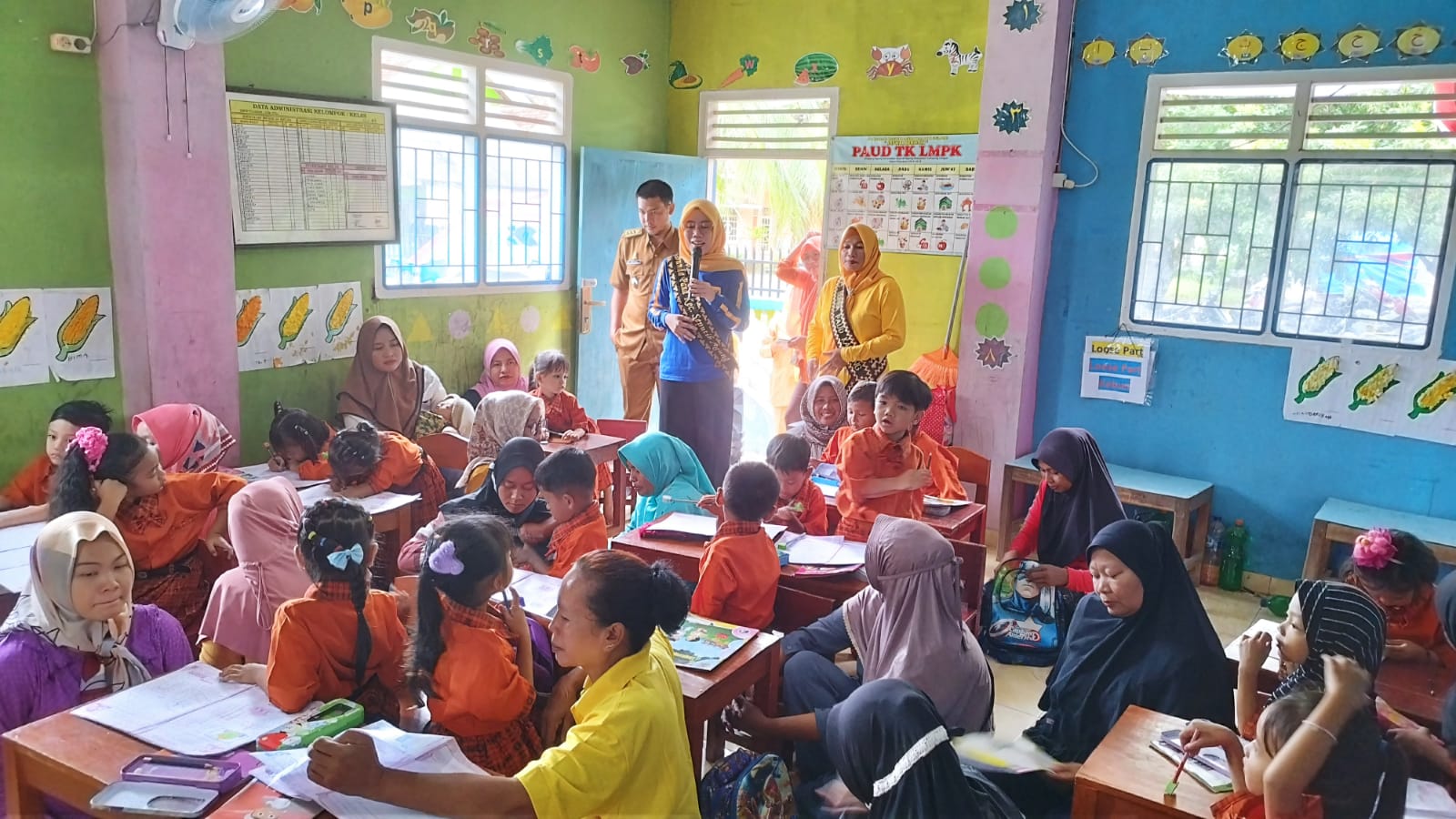 Menghadiri acara Literasi dengan Ajak Anak Gemar Membaca di TK LPMK Kampung Simpang agung (Selasa, 25 Oktober 2022)