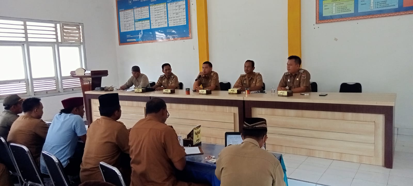 Rapat dan sosialisasi dari PMK di Aula Kecamatan Seputih Agung