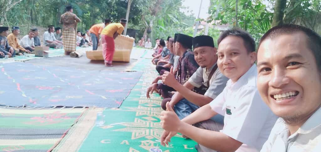 Menghadiri Undangan dalam Rangka Doa dan Tasyakuran atas rencana pembangunan jembat penghubung dua kecamatan seputih agung dan kecamatan way pengubuan kab lamteng di Kampung Muji Rahayu (Rabu, 21 September 2022)